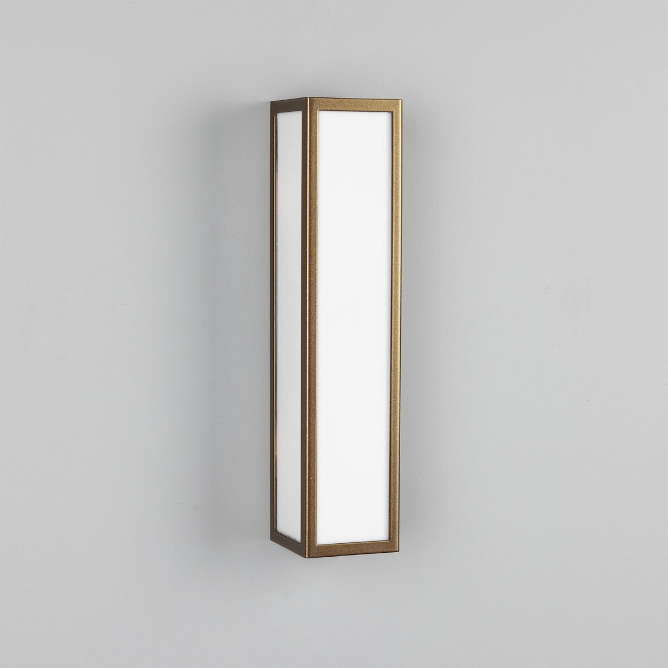 Bata Modern Bathroom Wall Light – IP65