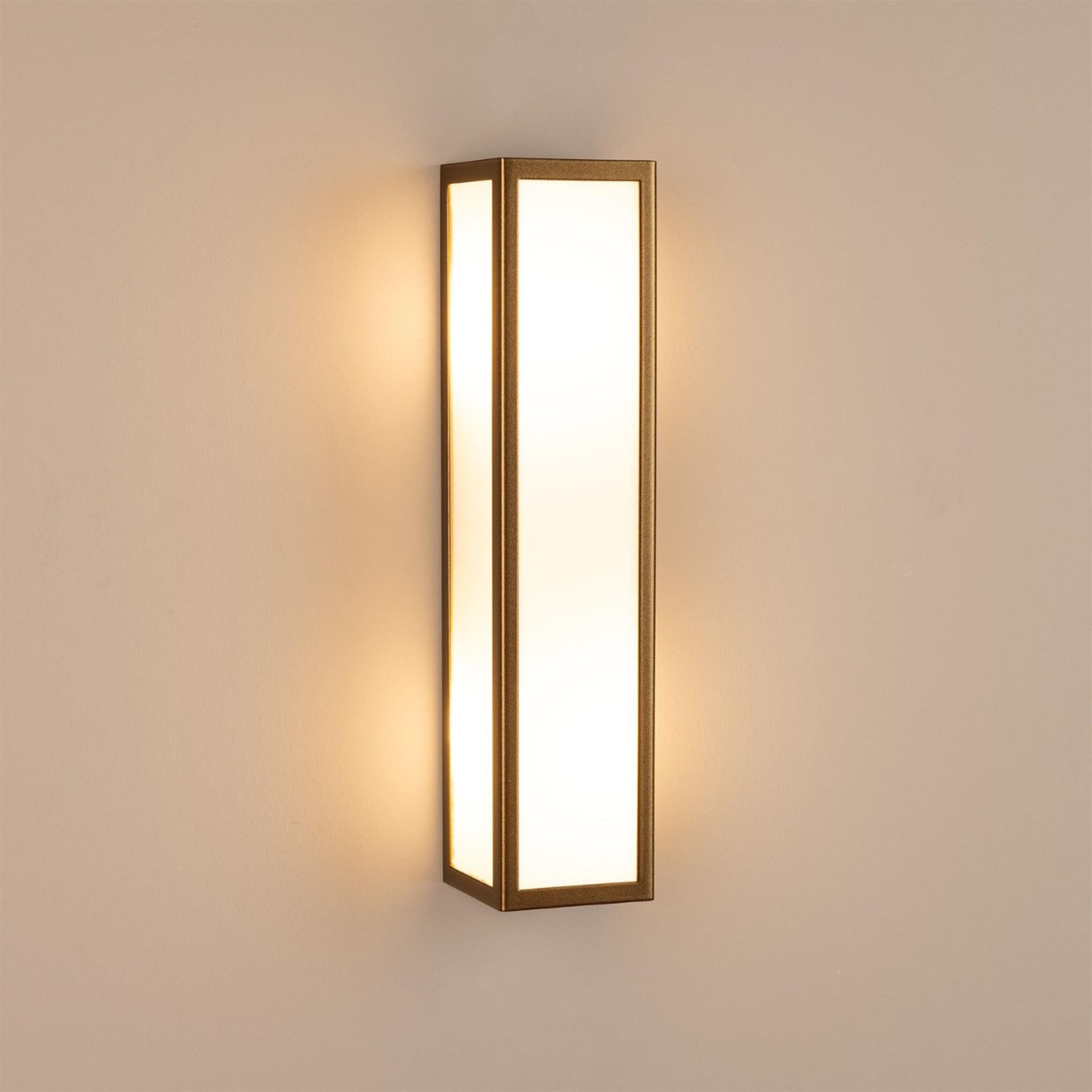 Bata Modern Bathroom Wall Light – IP65