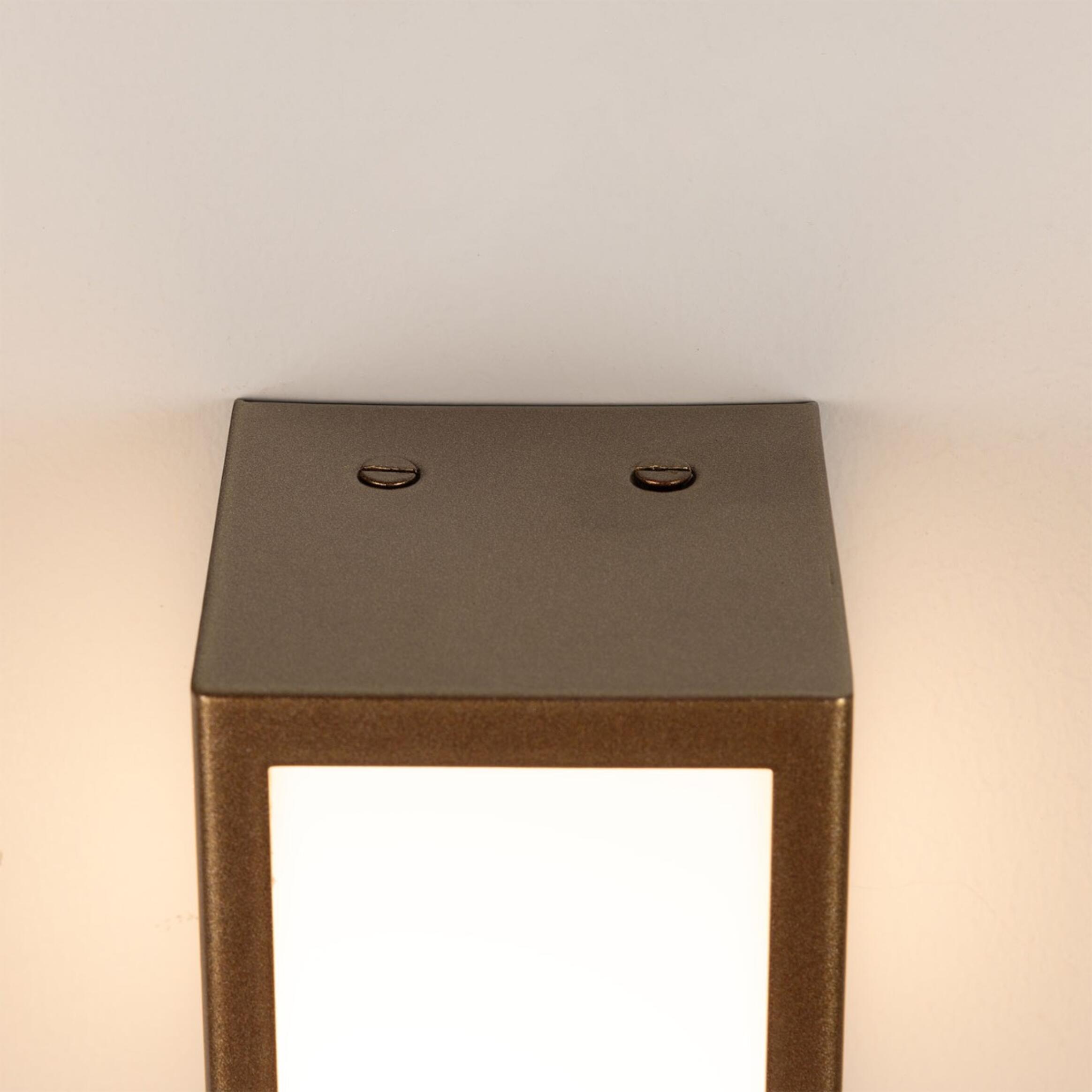 Bata Modern Bathroom Wall Light – IP65