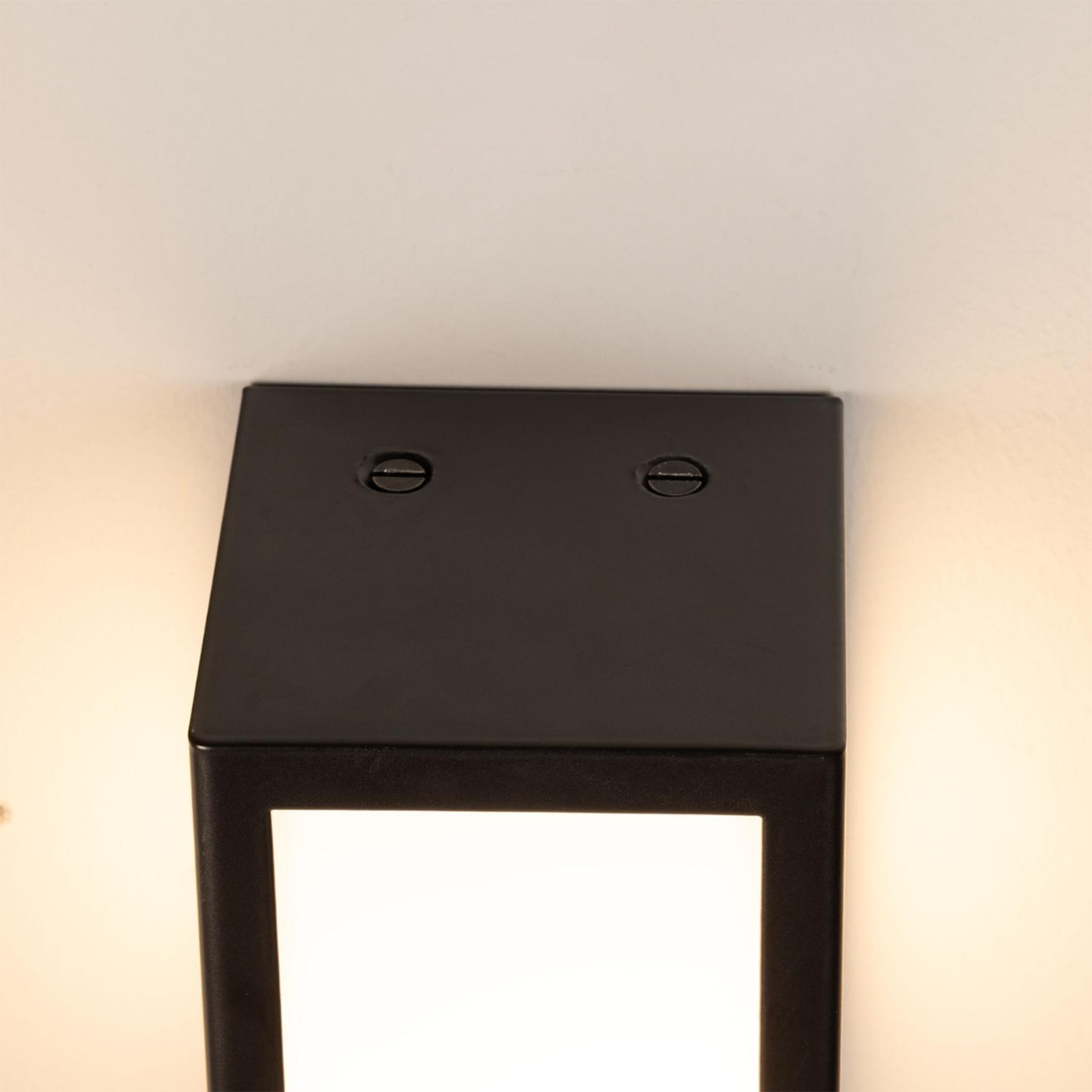 Bata Modern Bathroom Wall Light – IP65