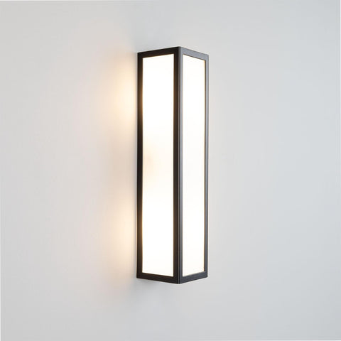 Bata Modern Bathroom Wall Light – IP65