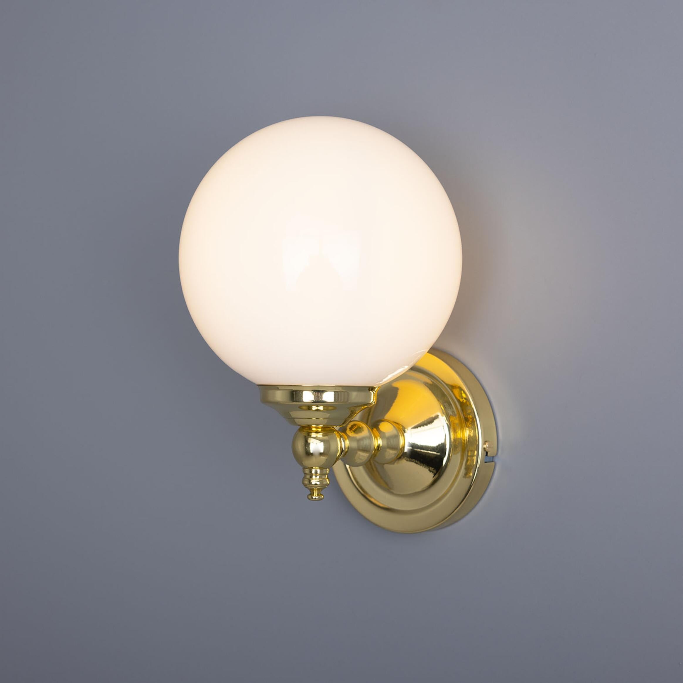 Cloghan Modern Globe Wall Light Wall Light Stembulbs Polished Brass